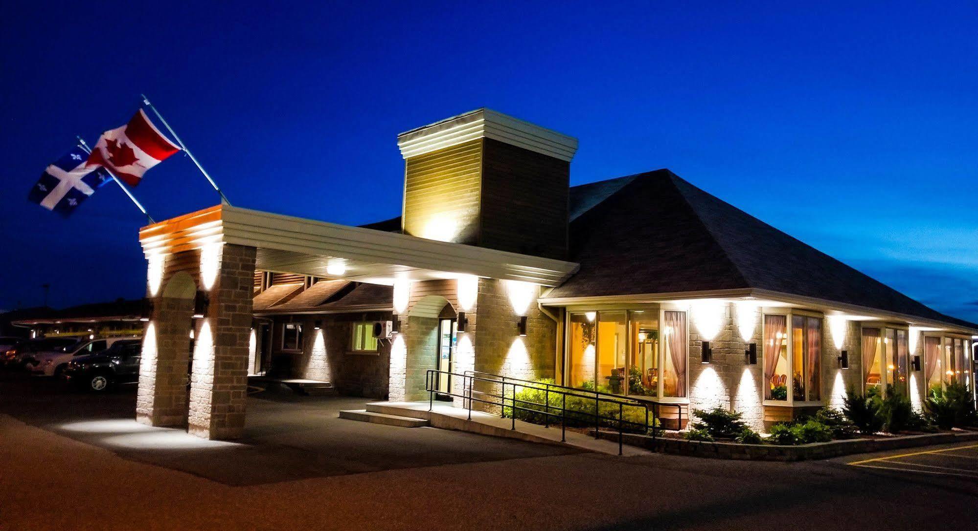 Hotel Motel La Vigie Матан Екстериор снимка